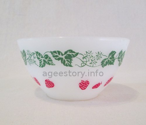 round mixing bowl with strawberry decoration